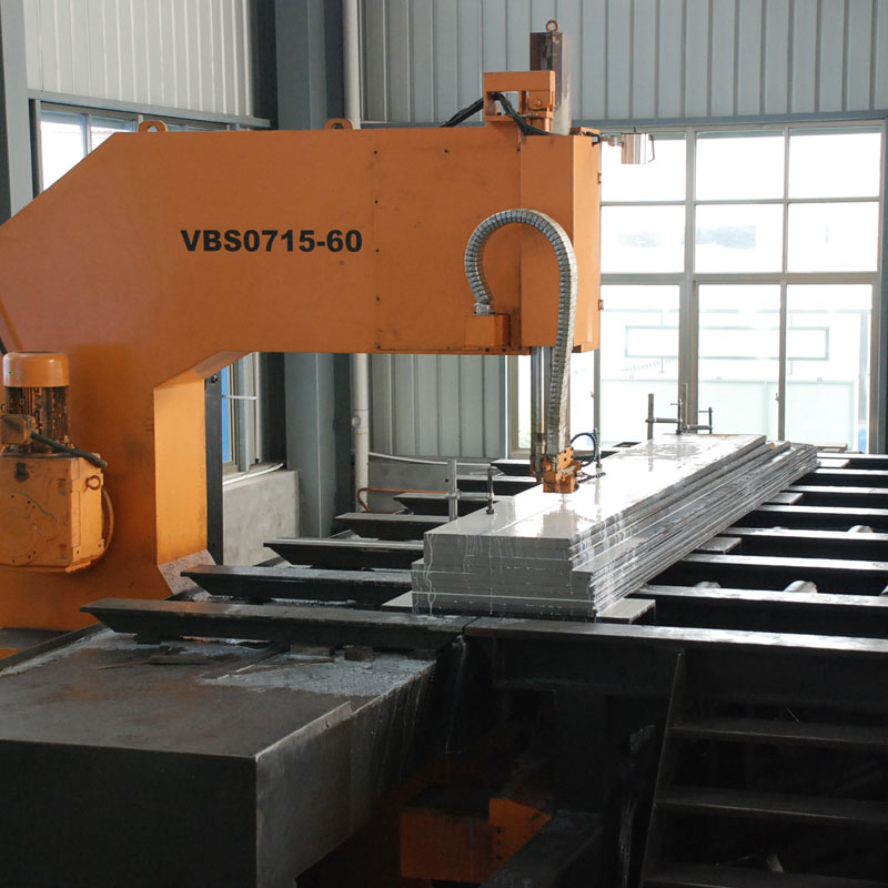 Hvordan gir de fire kjerneformmaterialene nøyaktige løsninger for ulike arbeidsforhold i formproduksjon?